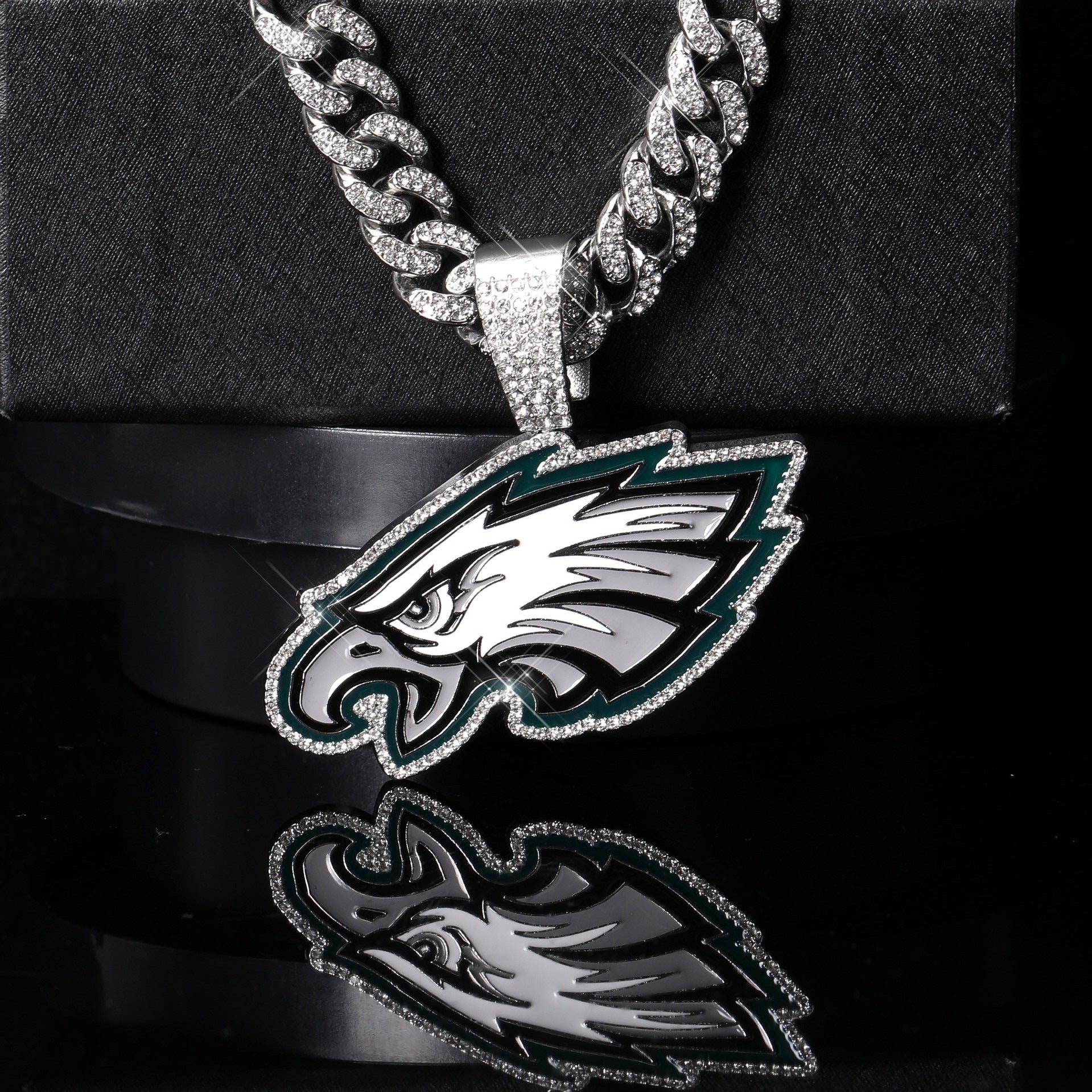 Philadelphia Emblem Pendant Necklace – Perfect Gift for Philadelphia Fans