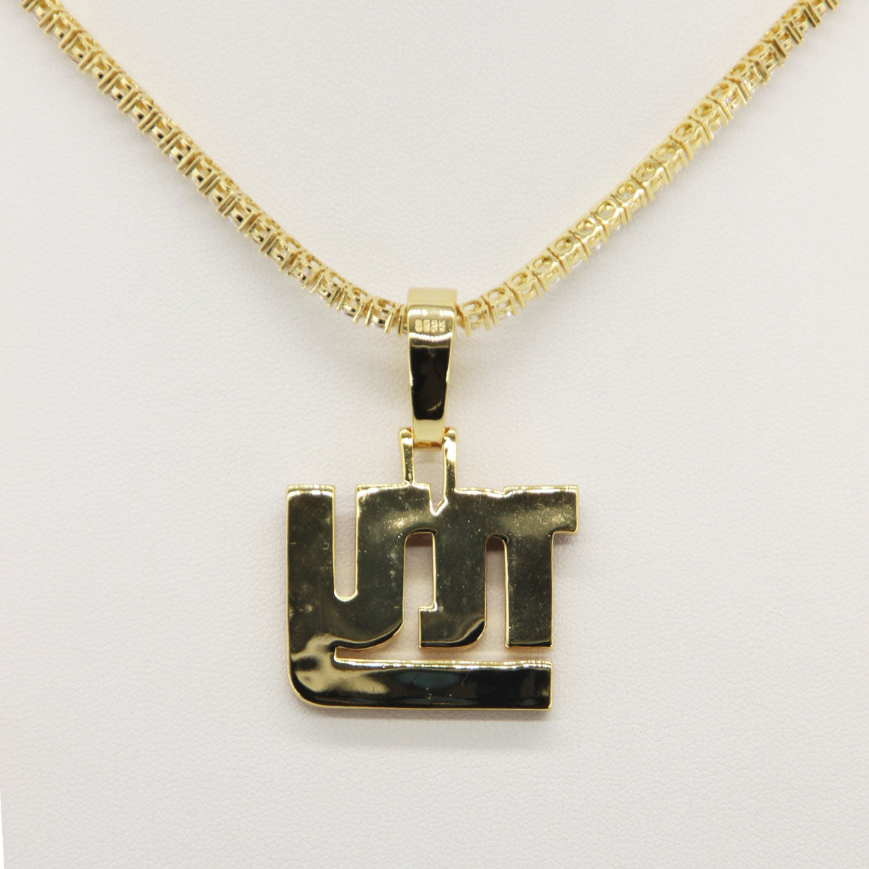 New York City Emblem Pendant Necklace – Fan Gift Jewelry for Game Day & Holidays