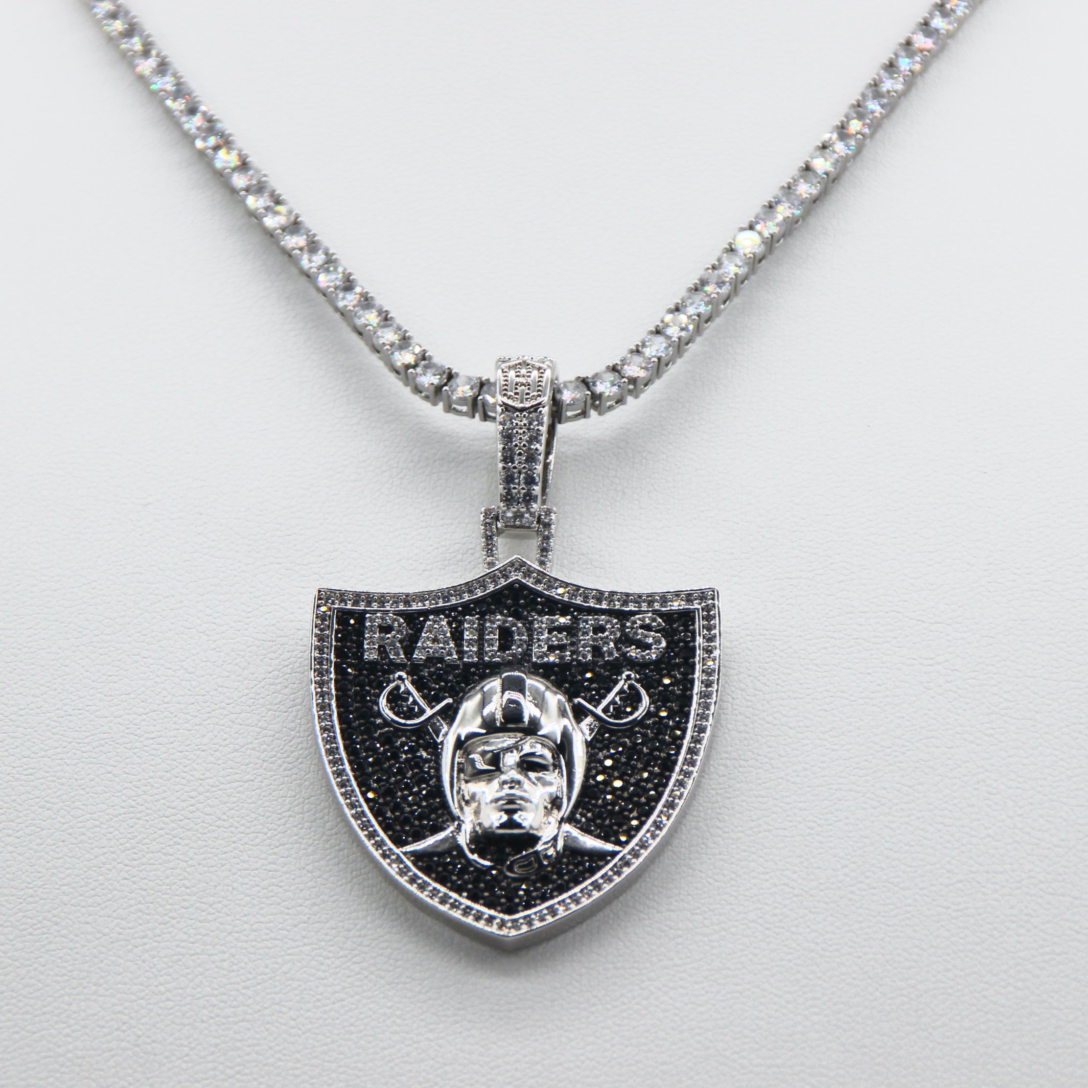 Las Vegas Emblem Pendant Necklace – Perfect Gift for True Las Vegas Fans